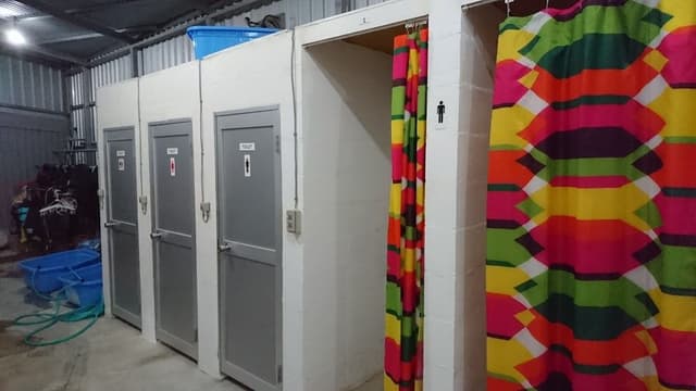 Room, Shared Bathroom (102)