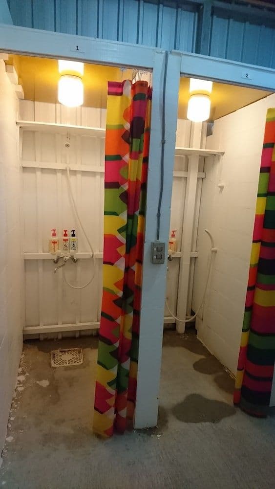 Room, Shared Bathroom (102)