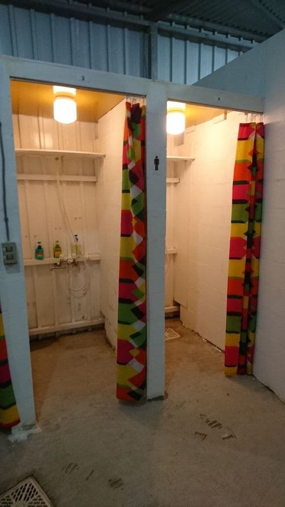 Room, Shared Bathroom (102)