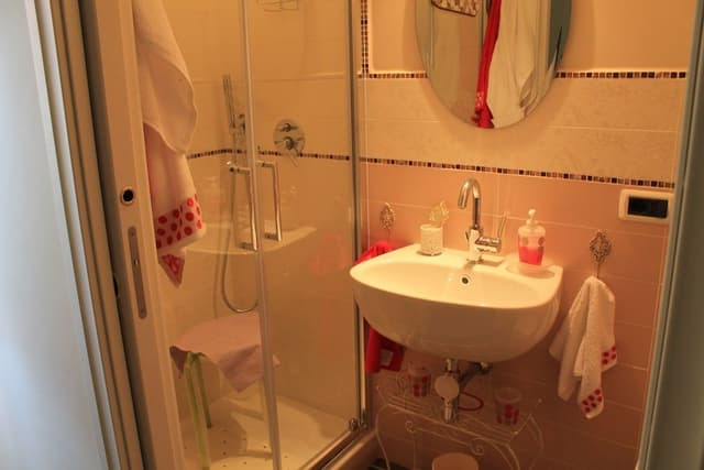 Classic Double or Twin Room, 1 Double or 2 Twin Beds, Private Bathroom (Liberty)