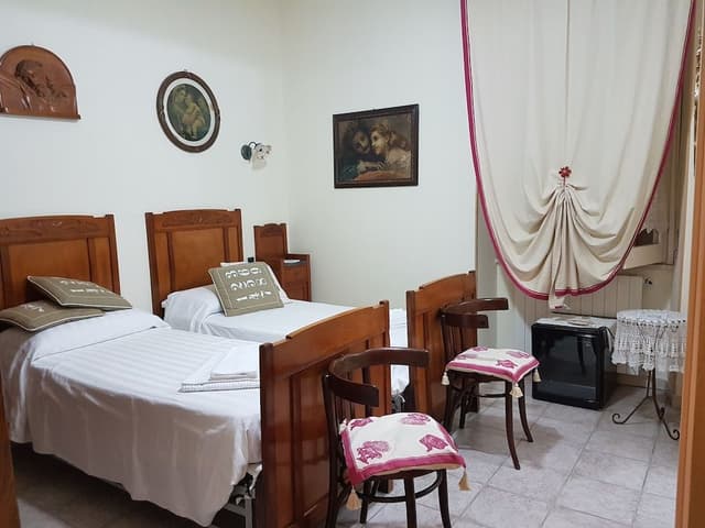 Classic Double or Twin Room, 1 Double or 2 Twin Beds, Private Bathroom (Liberty)