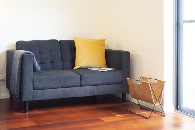 Deluxe Studio, 1 King Bed, Garden View