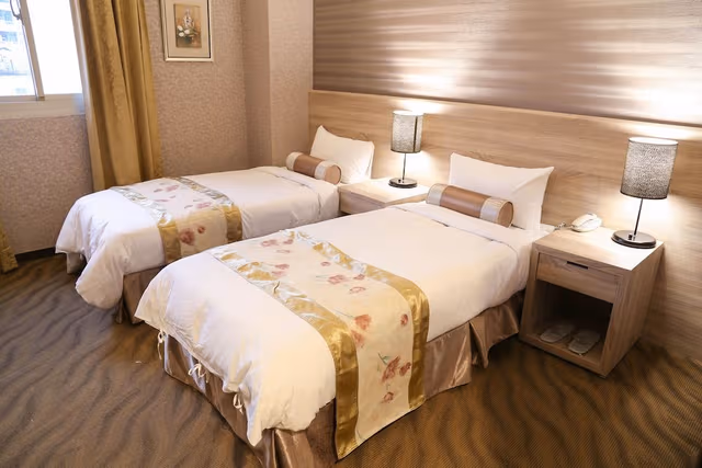 Standard Twin Room