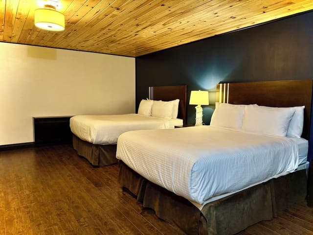 Standard Room, 2 Queen Beds, Non Smoking