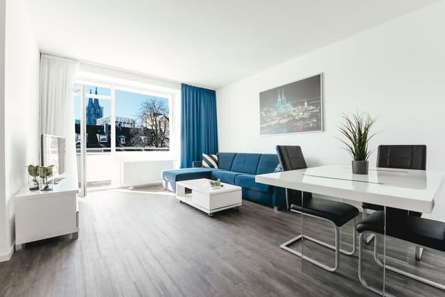 3 Room Apartment Cathedral View