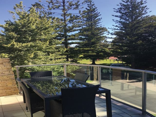 Executive Apartment, 2 Bedrooms, Balcony, Partial Ocean View