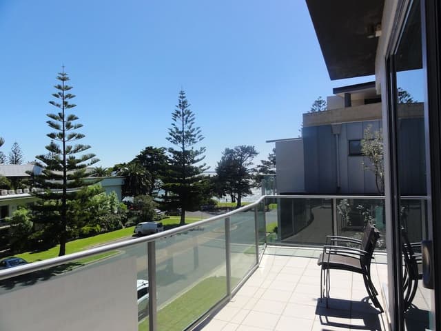 Executive Apartment, 2 Bedrooms, Balcony, Partial Ocean View