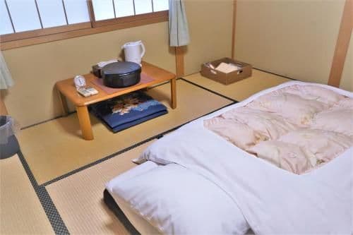 Single Room with Private Bathroom - Non-Smoking