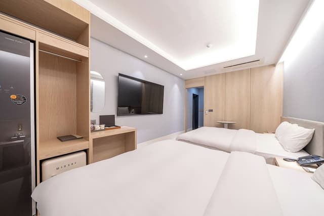 Twin Room [Free Semi Buffet Breakfast (Sun~Thu for 2 PAX / Fri~Sat& Public Holiday for 1 PAX)]
