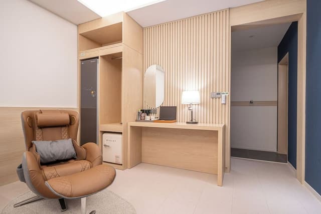 Suite Double [Free Semi Buffet Breakfast (Sun~Thu for 2 PAX / Fri~Sat & Public Holiday for 1 PAX)]