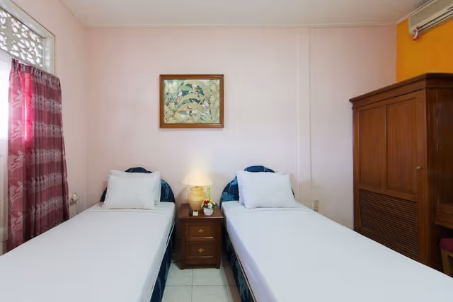 Standard Twin Room