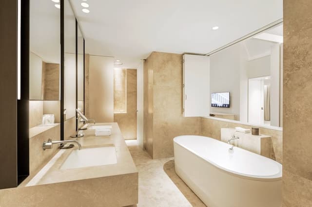 Suite (Como)