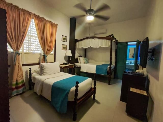 Superior Deluxe with Queen and Single Bed