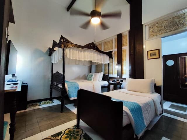 Superior Deluxe with Queen and Single Bed