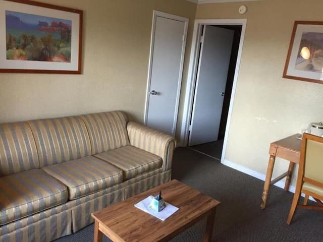 Suite, 1 King Bed, Non Smoking