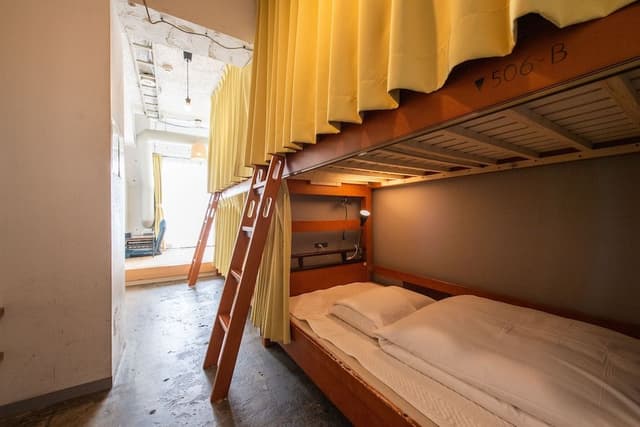 Private Room for 5
