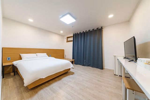 Deluxe Room, 1 Double Bed, Non Smoking, Kitchenette (B-TYPE, 1 Double Bed, 2 people)