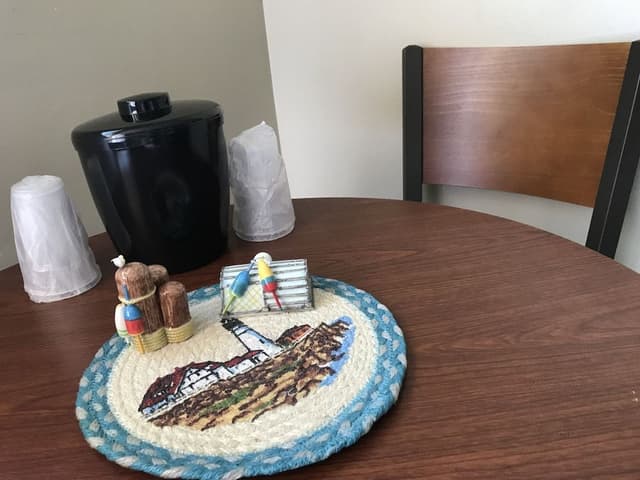 Deluxe Room, 1 Queen Bed, Kitchenette