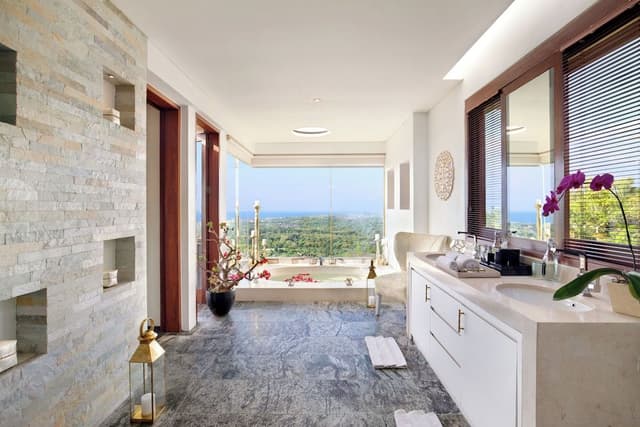 Raja - Five Bedroom Pool Villa with Ocean View