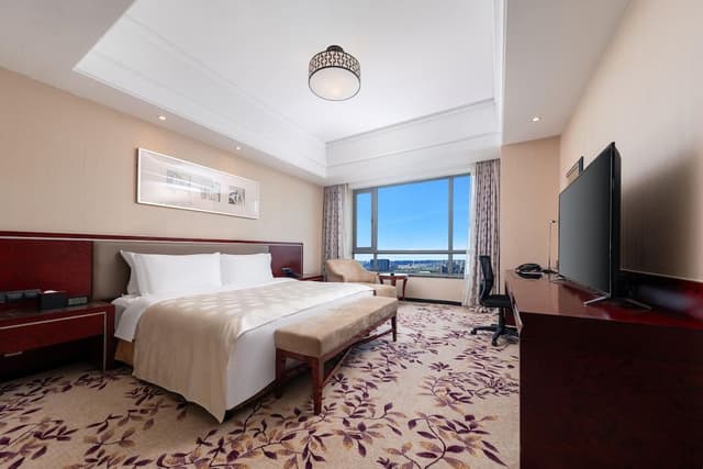 1 KING BED DELUXE SUITE