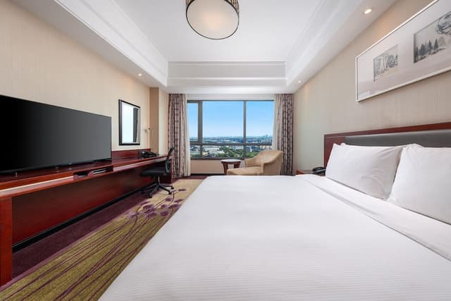1 KING BED DELUXE ROOM
