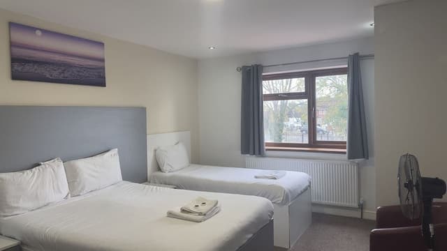 Deluxe Triple Room, Private Bathroom