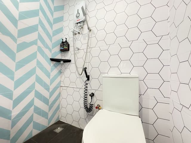 Modern Queen Room