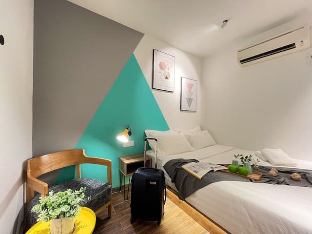 Modern Queen Room