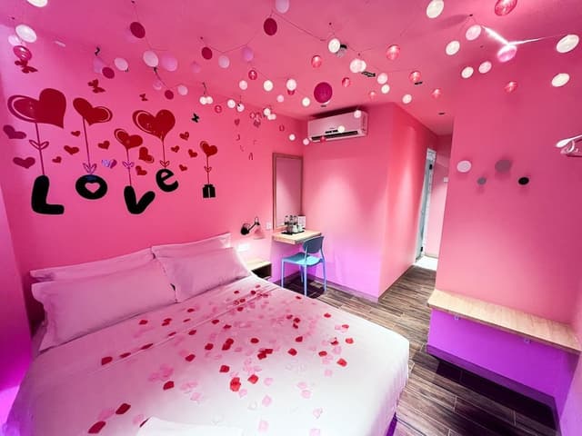 Romantic Themed Room