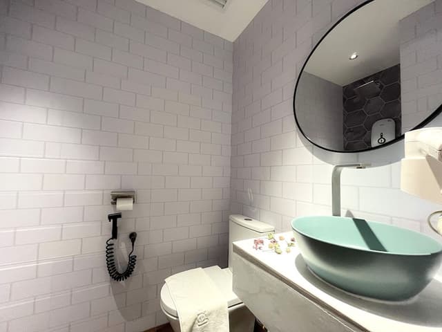 Modern Queen Room