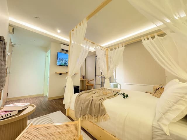 Romantic Themed Room