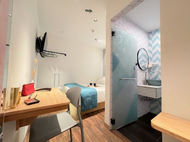 Modern Queen Room