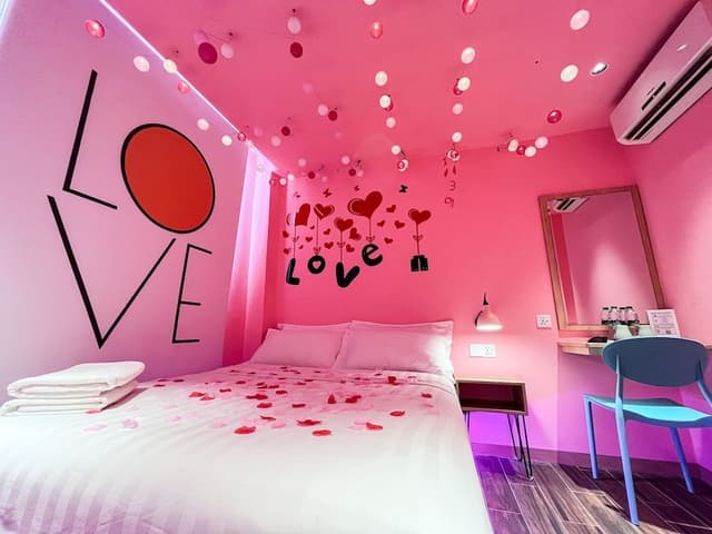 Romantic Themed Room