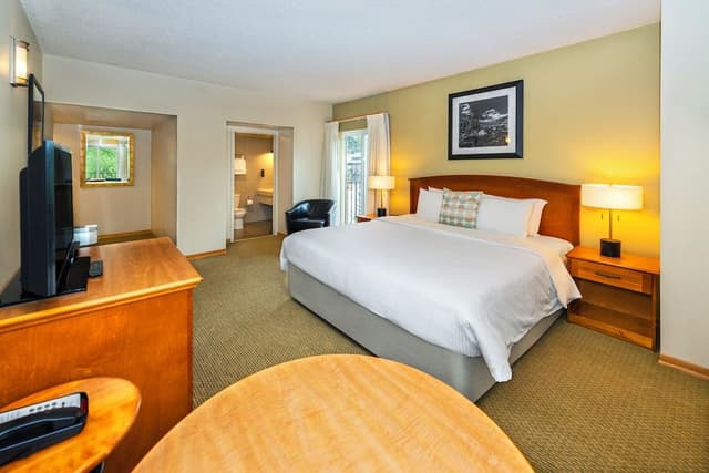 Deluxe Room, 1 King Bed