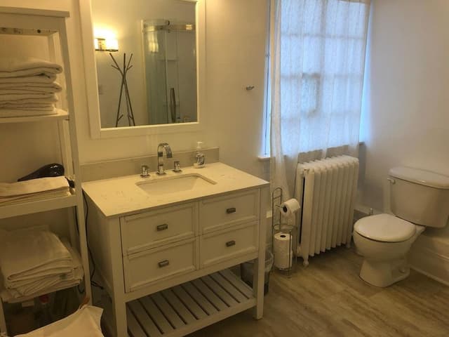 Standard Room, 1 Queen Bed, Shared Bathroom