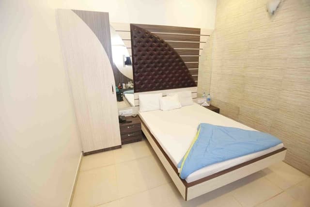 Double Bed AC Super Deluxe