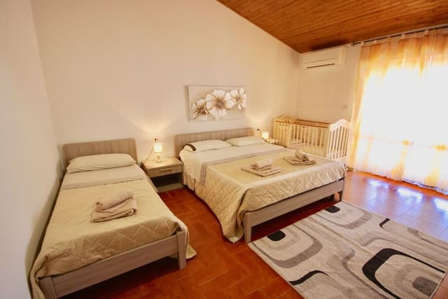 Family Room, 1 Bedroom