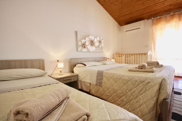 Family Room, 1 Bedroom