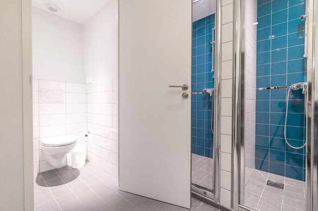 Room, Private Bathroom (5 Beds)