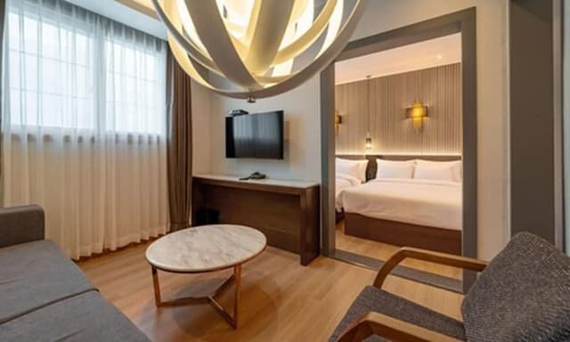 [2 Highballs+Snack] Family Suite Room