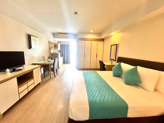 Deluxe Studio, 1 King Bed
