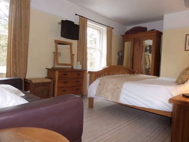 Standard House, 4 Bedrooms (5 Bathrooms)