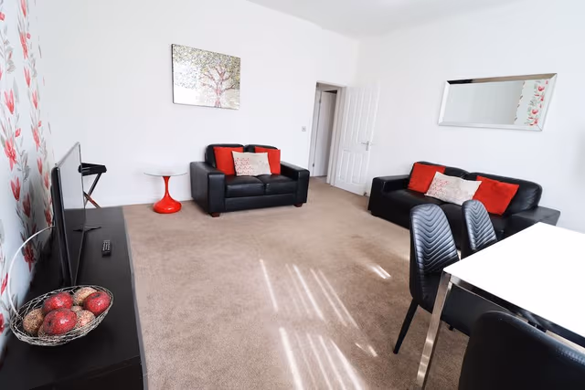 Luxury Apartment, 2 Bedrooms, Beachside (Apt 5)