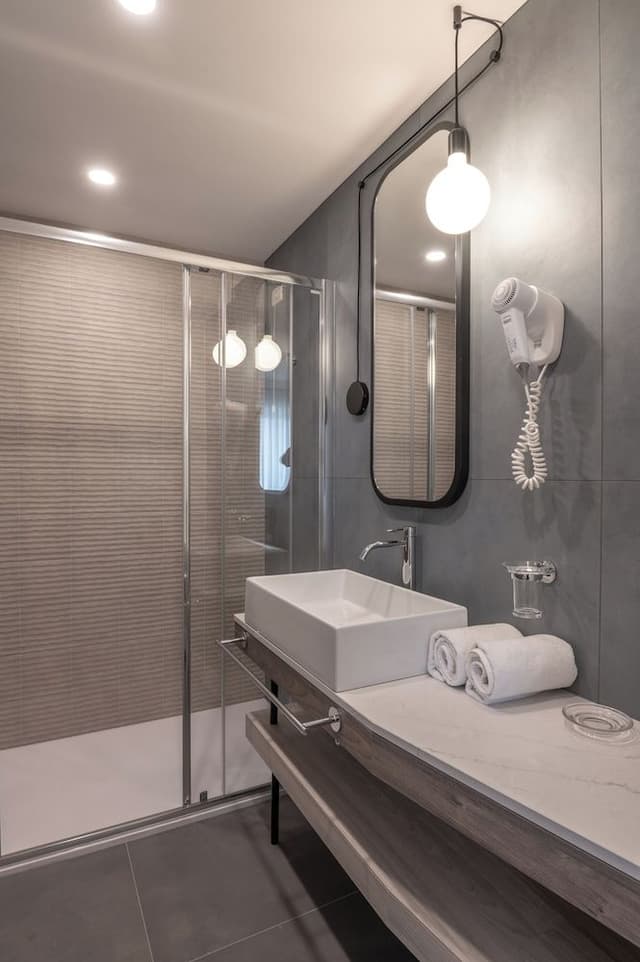 Classic Double or Twin Room, Private Bathroom