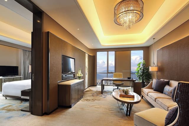 Deluxe Suite