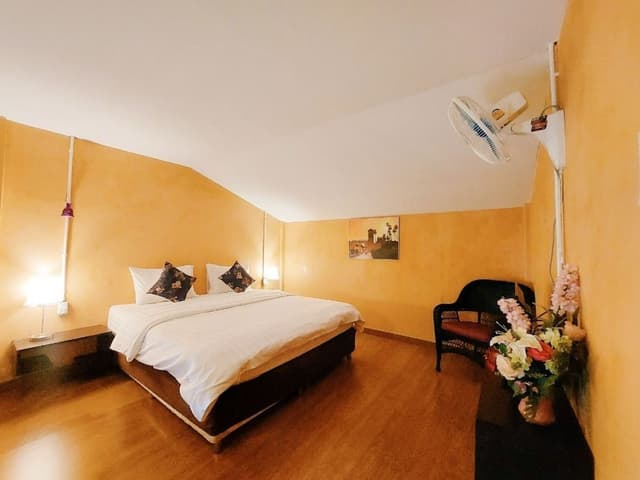 Family Room, Multiple Beds, Hot Tub, Mezzanine