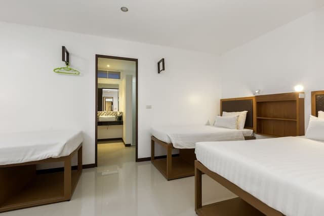 Deluxe Suite (6 Adults)