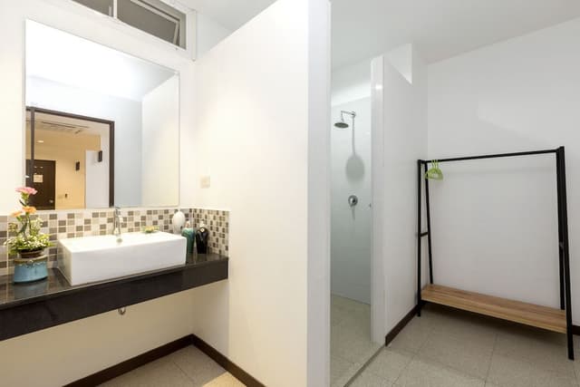 Deluxe Suite (6 Adults)