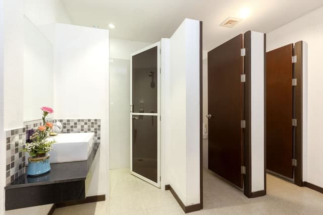 Deluxe Quadruple Suite (4 Adults and 2 Children under 6 years old sleeping for free in existing bed)