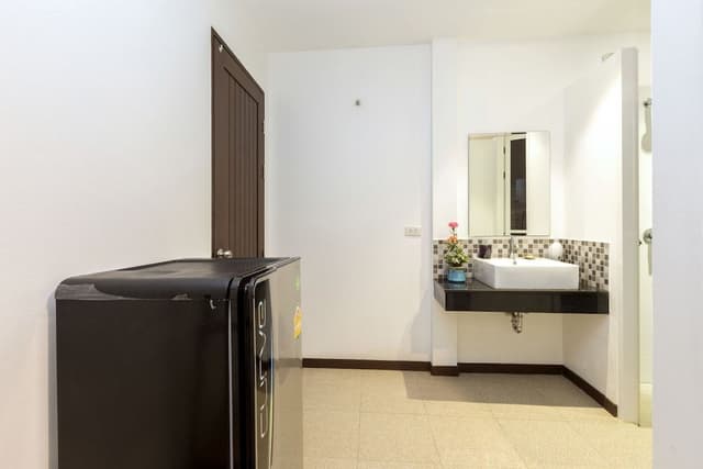 Deluxe Quadruple Suite (4 Adults and 2 Children under 6 years old sleeping for free in existing bed)